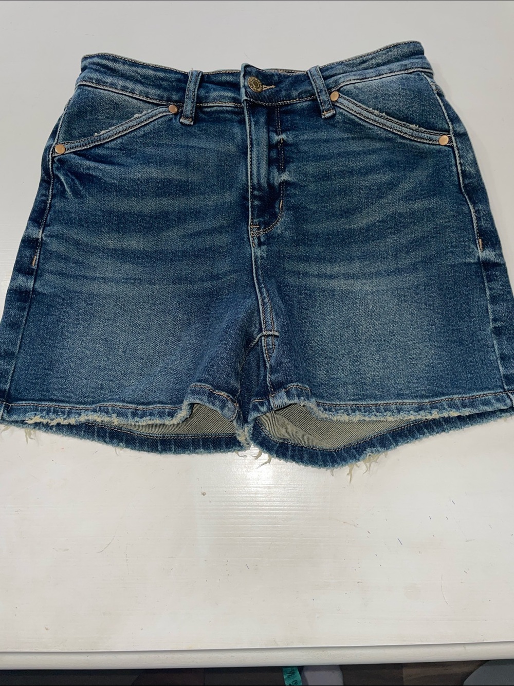 Judy Blue denim Jean shorts size medium - Picture 1 of 8